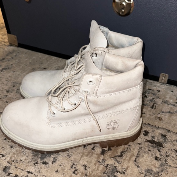 Boy’s Timberland’s - Picture 1 of 5